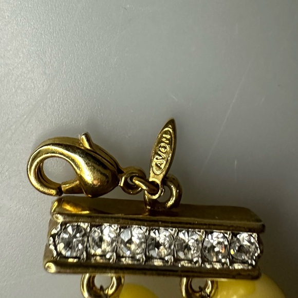 AVON VINTAGE President's Club Double Strand Faux Pearl Pavé Crystal Oval Pendant - Picture 12 of 13